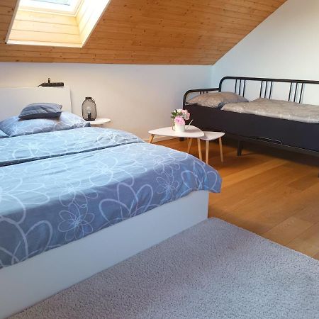 "Stone'S Throw" Krumlov 5 Min By Car, Lipno 15 Min By Car, 2 Bdrooms,Playroom Kajov Ngoại thất bức ảnh