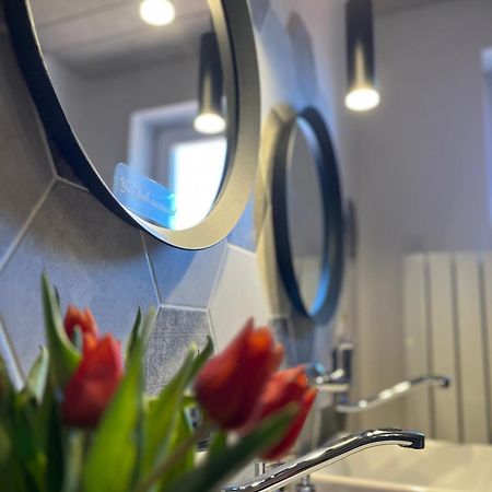 "Stone'S Throw" Krumlov 5 Min By Car, Lipno 15 Min By Car, 2 Bdrooms,Playroom Kajov Ngoại thất bức ảnh