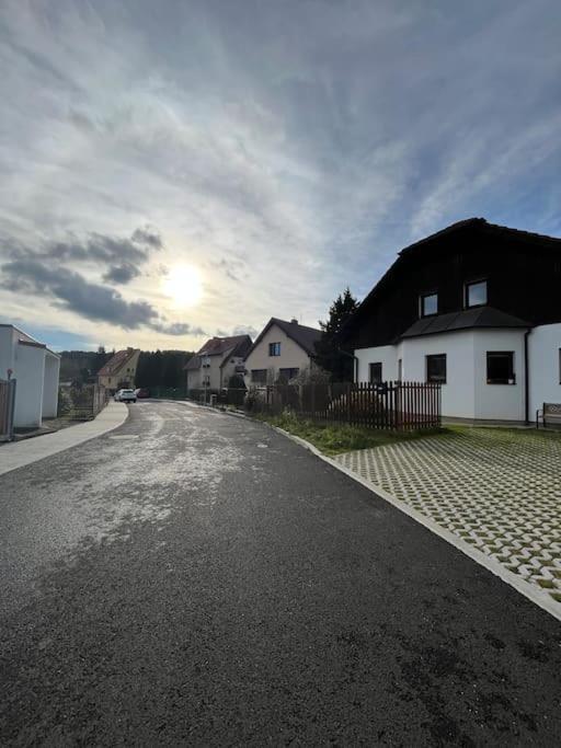 "Stone'S Throw" Krumlov 5 Min By Car, Lipno 15 Min By Car, 2 Bdrooms,Playroom Kajov Ngoại thất bức ảnh
