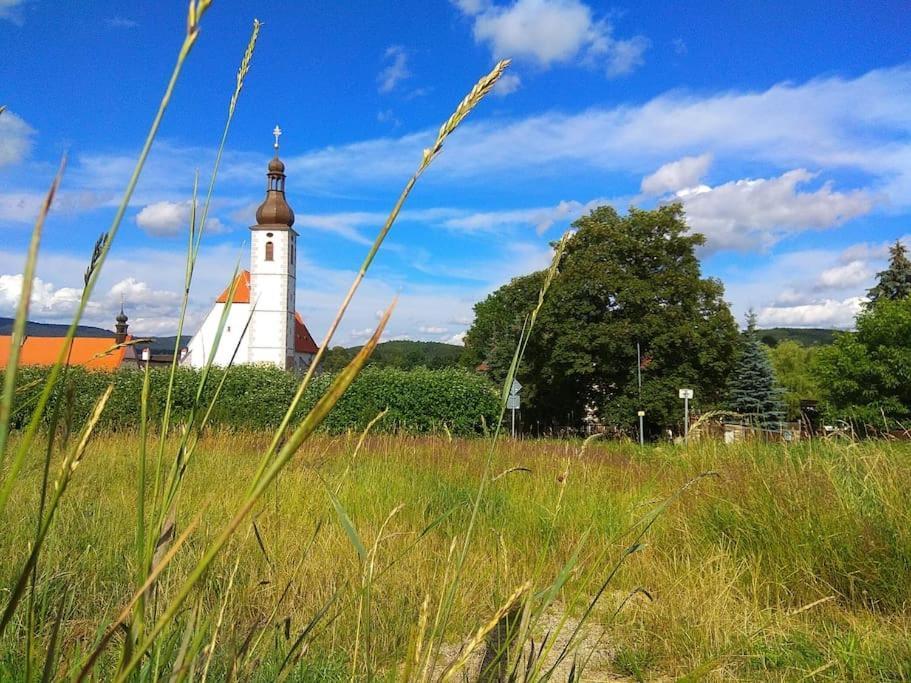 "Stone'S Throw" Krumlov 5 Min By Car, Lipno 15 Min By Car, 2 Bdrooms,Playroom Kajov Ngoại thất bức ảnh