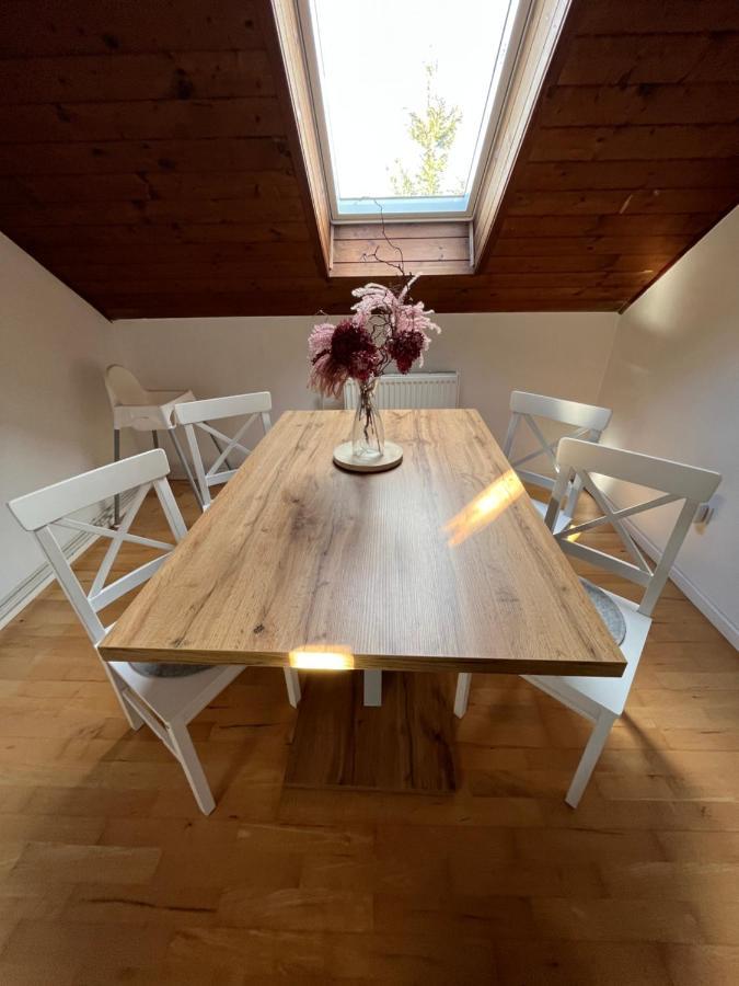 "Stone'S Throw" Krumlov 5 Min By Car, Lipno 15 Min By Car, 2 Bdrooms,Playroom Kajov Ngoại thất bức ảnh