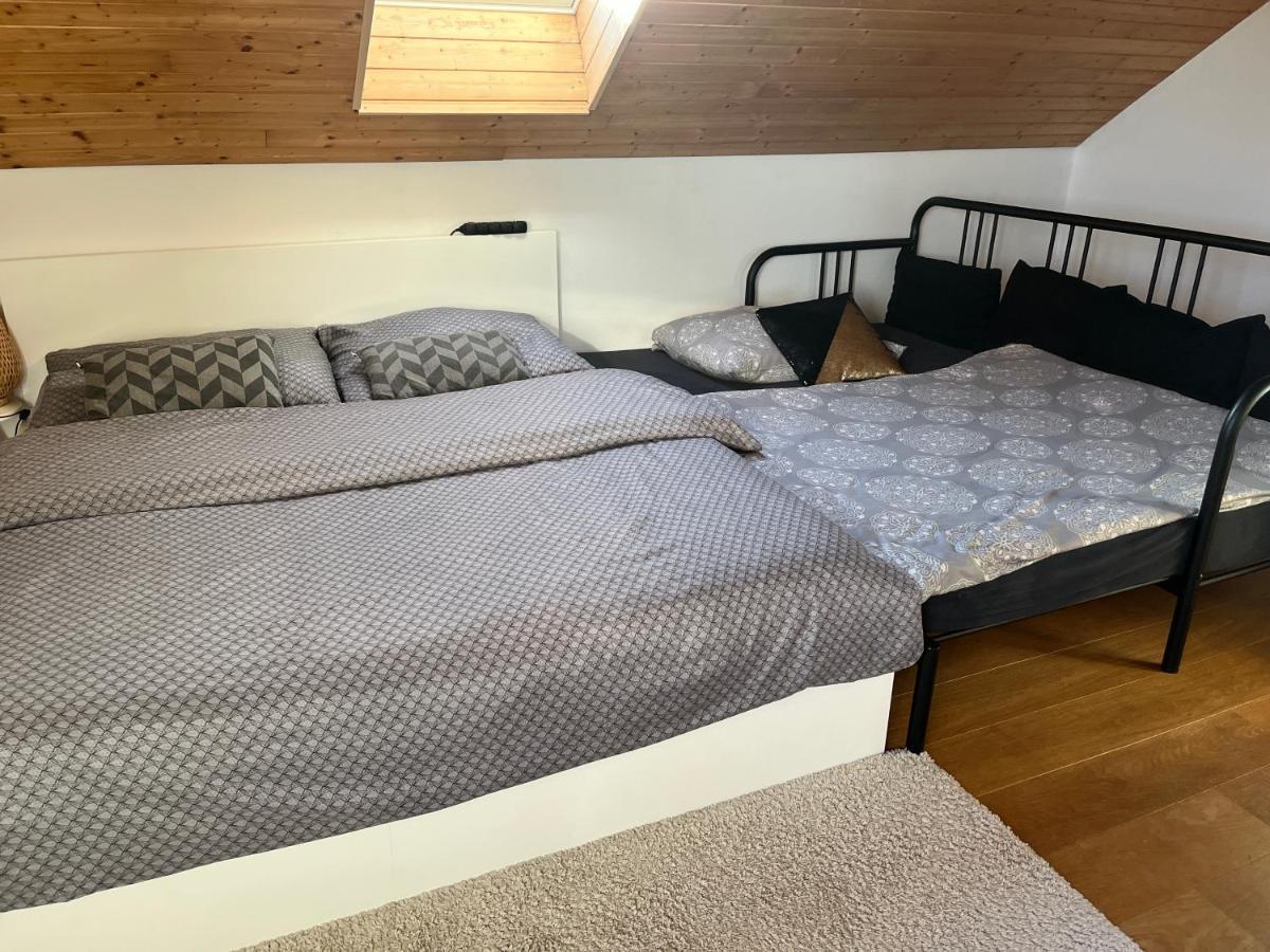 "Stone'S Throw" Krumlov 5 Min By Car, Lipno 15 Min By Car, 2 Bdrooms,Playroom Kajov Ngoại thất bức ảnh